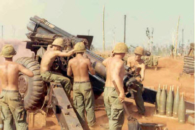 US Army wearing M65 filed pants during the Vietnam war