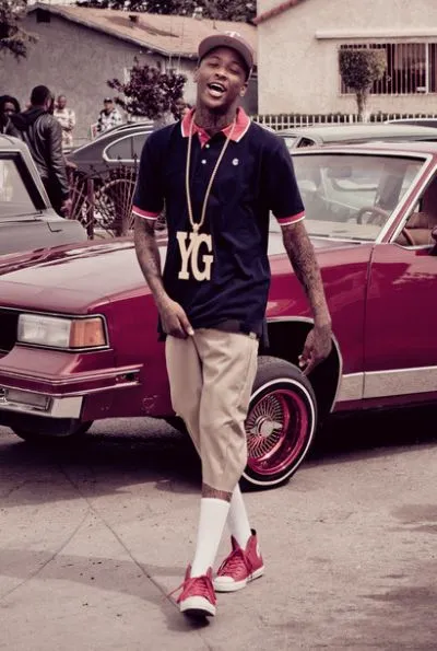 YG wearing chino pants in cholo style